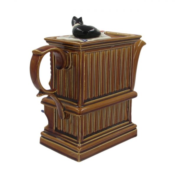 Paul Cardew Welsh Dresser Teapot Made for Ringtons Tea Stoke Art Pottery